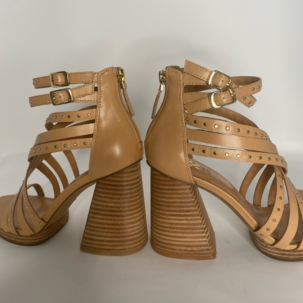 Vince Camuto - Picture 10 of 12